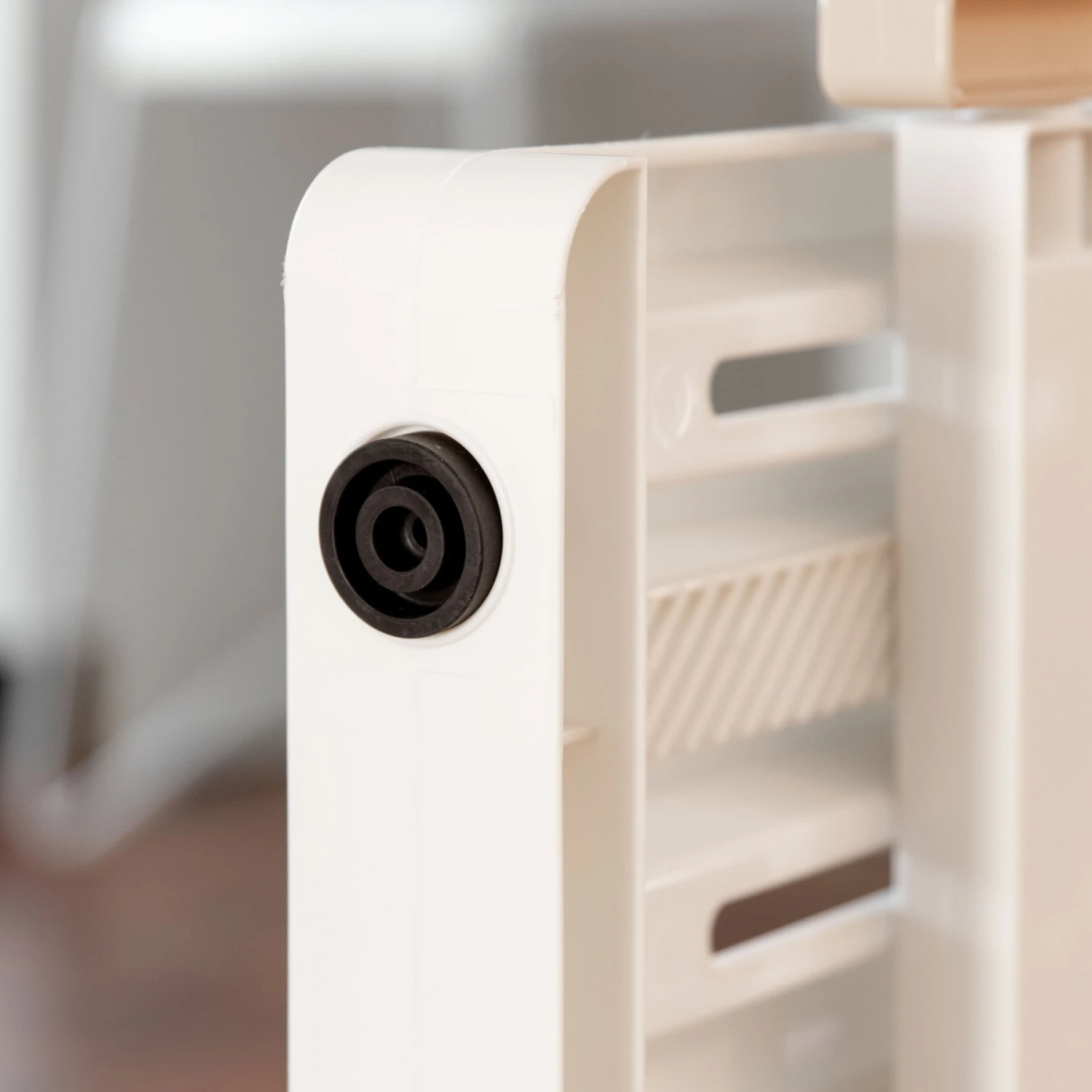 IRIS Plastic Expandable Pressure Mounted Dog & Cat Gate 9 IRIS Plastic Expandable Pressure Mounted Dog & Cat Gate - Image 9