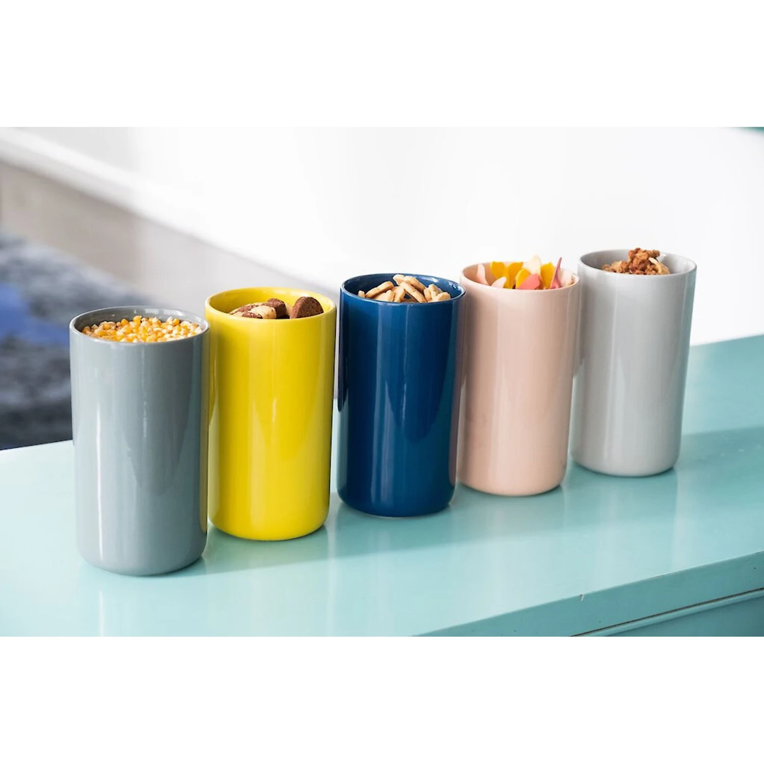 Waggo Simple Solid Ceramic Dog & Cat Treat Jar 3 Waggo Simple Solid Ceramic Dog & Cat Treat Jar - Image 3