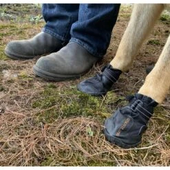 Muttluks Trackers All-Season Dog Boots, Black, 2 Count -Dog Supply Store 361661 PT5. AC SS1800 V1648270588