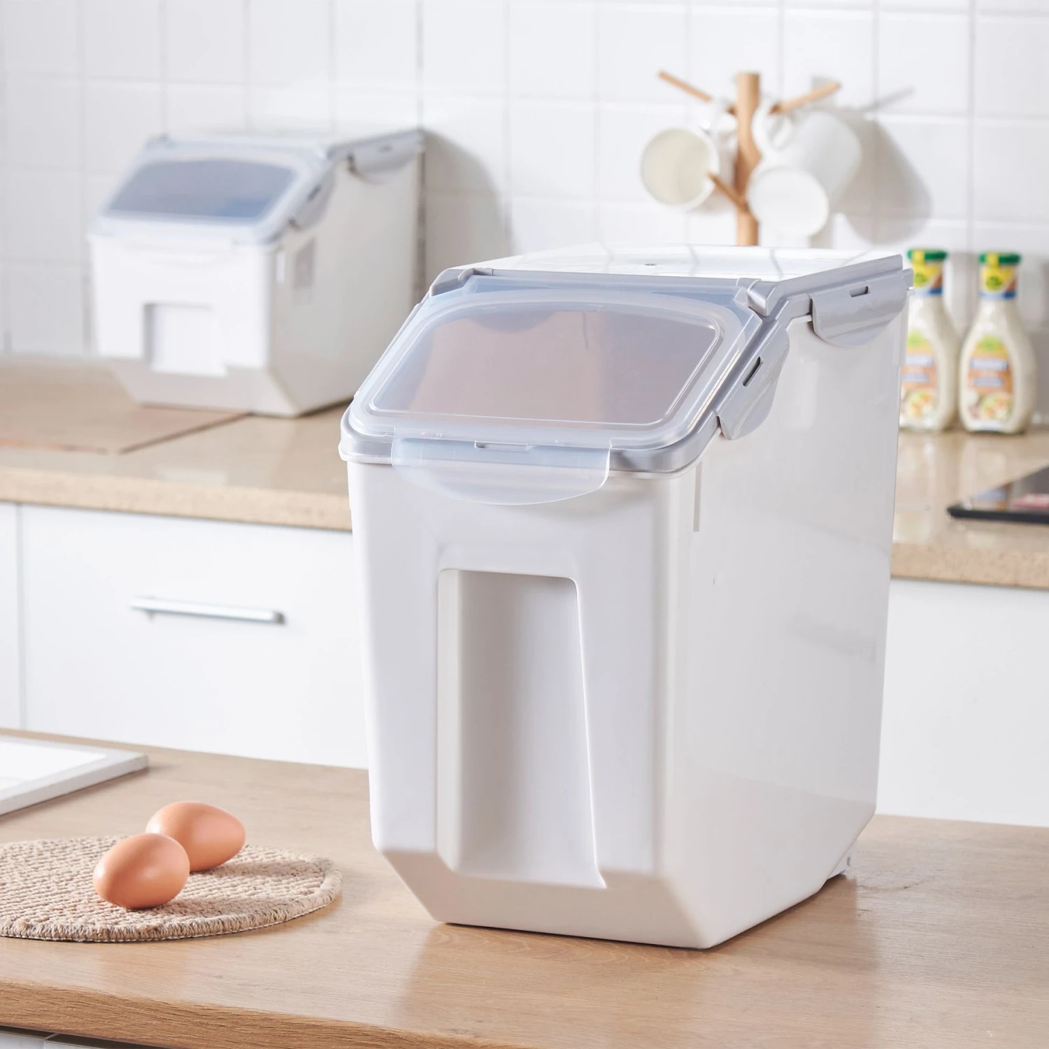 Hanamya Container With Measuring Cup Dog & Cat Food Storage, 2 Count 1 Hanamya Container With Measuring Cup Dog & Cat Food Storage, 2 Count