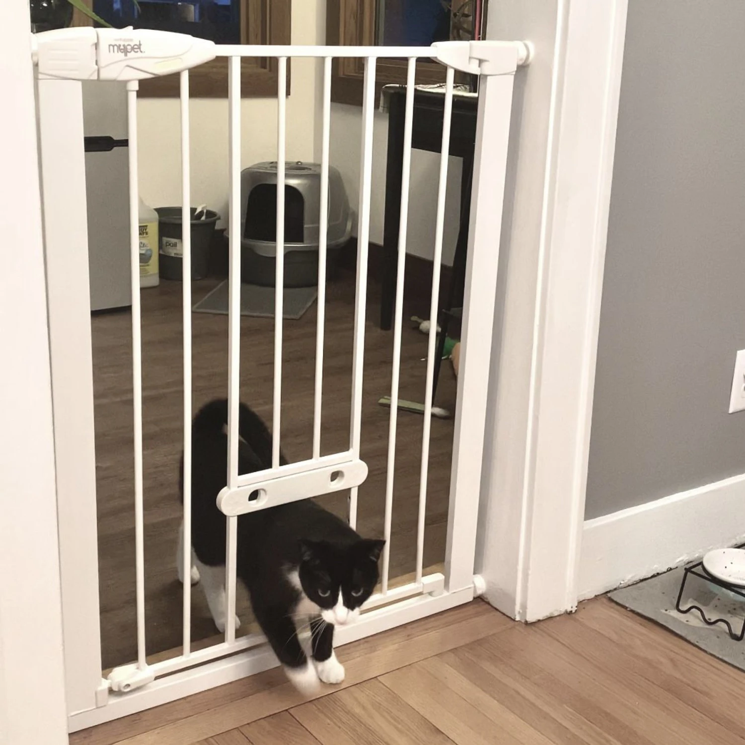 MyPet Tall & Wide Walk Thru Easypass Cat & Dog Gate, White 2 MyPet Tall & Wide Walk Thru Easypass Cat & Dog Gate, White - Image 2